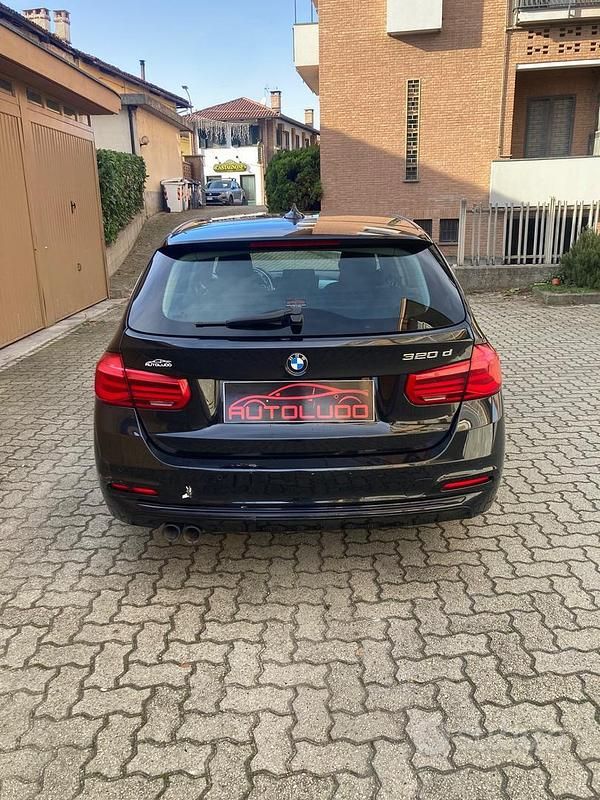Usata BMW 320 Sport Line 190 CV (139 kW) 2016 Nero Station wagon