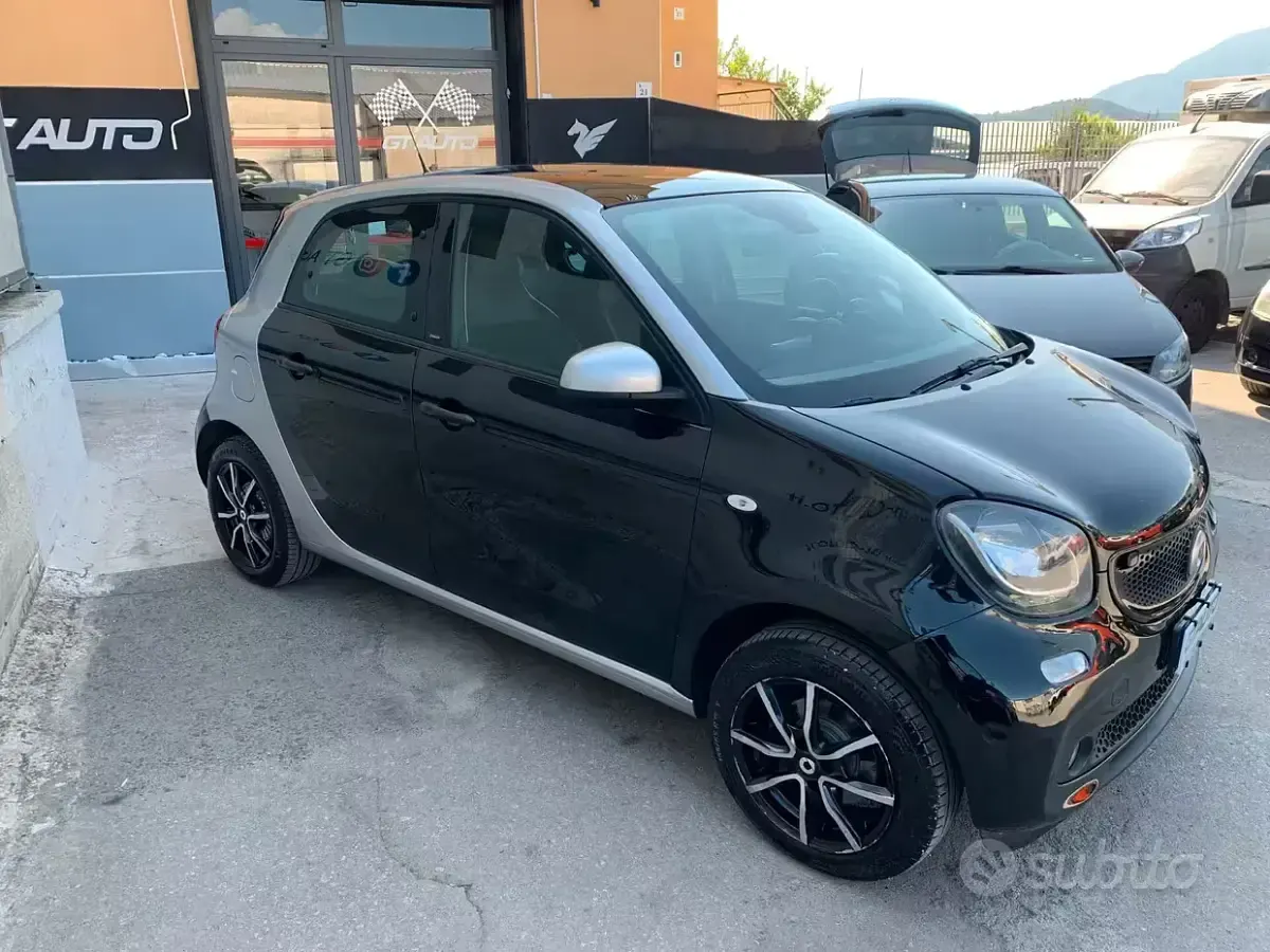 Usata Smart ForFour Passion 71 CV (52 kW) 2016 Nero Utilitaria