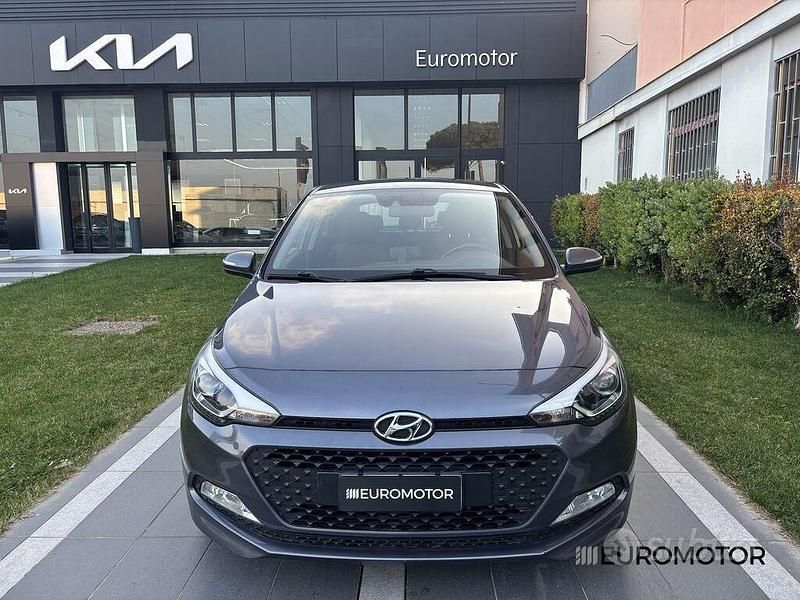Usata Hyundai i20 84 CV (61 kW) 2016 Grigio Berlina