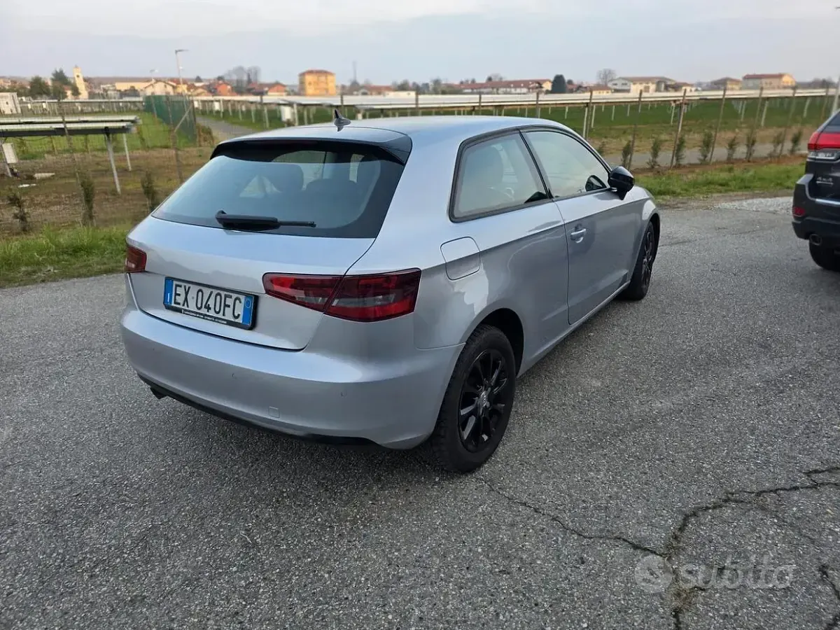Occasion Audi A3 Attraction 110 ch (80 kW) 2014 Gris Berline