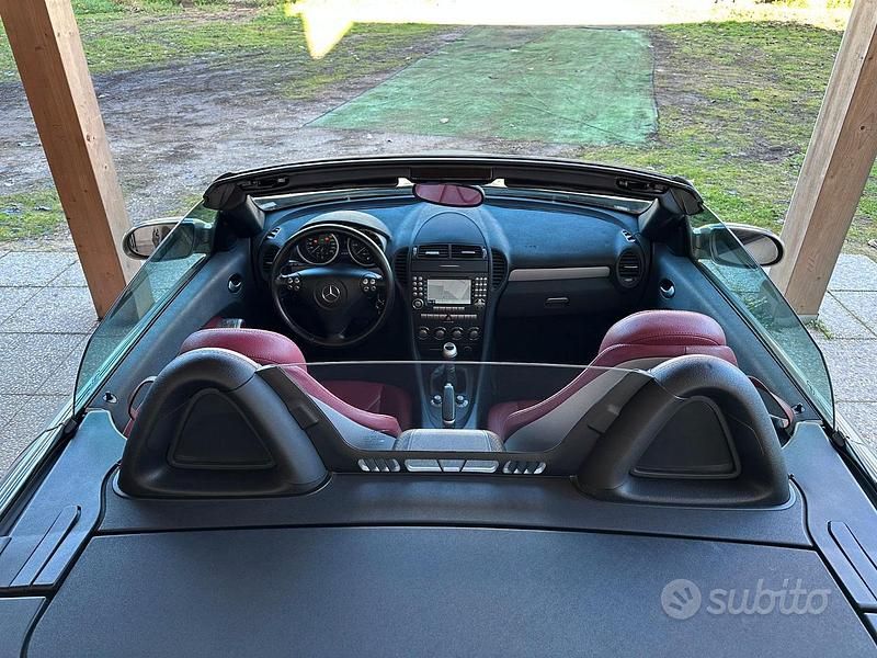 Usata Mercedes SLK200 163 CV (119 kW) 2005 Beige Cabrio