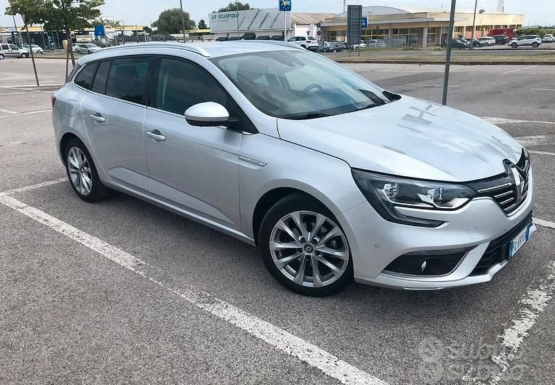 Usata Renault Mégane IV 110 CV (80 kW) 2017 Berlina