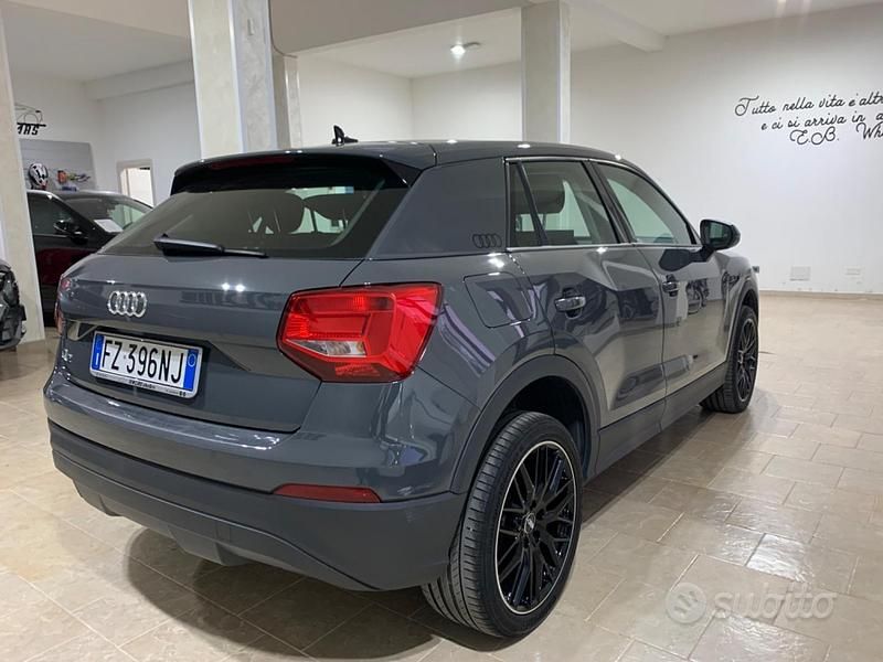 Begagnad Audi Q2 Admired 116 HK (85 kW) 2019 Grå SUV