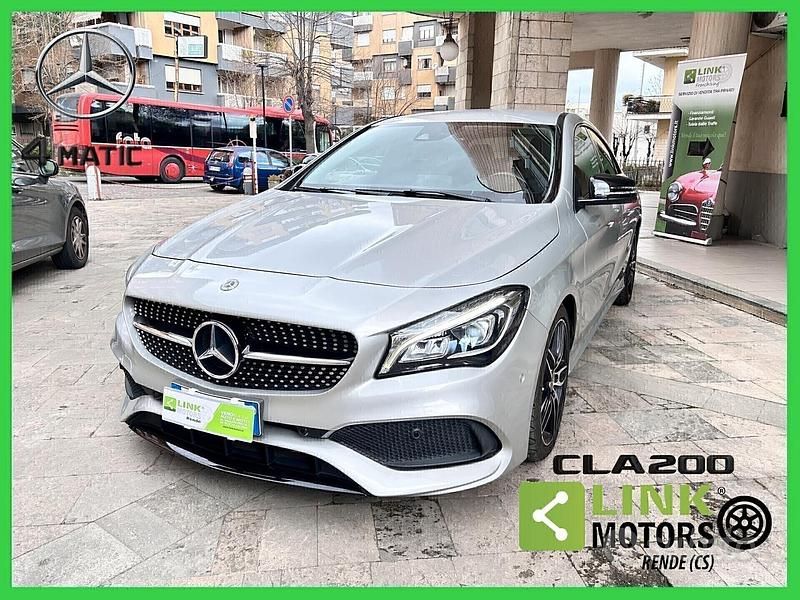 Grigio Usata 2018 Mercedes CLA200 Premium Tre volumi | 18.900 € (Buon prezzo) - Immagine 1/4