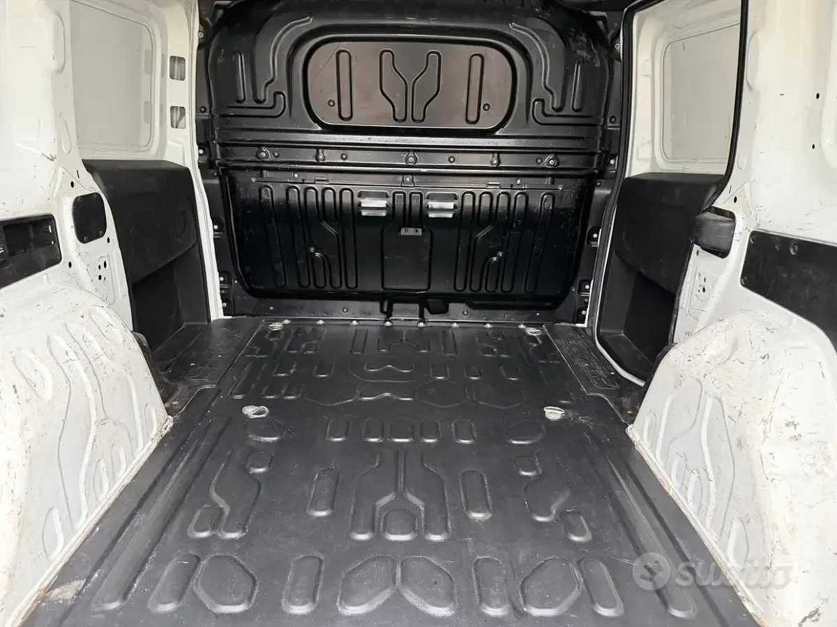 Usata Fiat Doblò 95 CV (69 kW) 2020 Bianco Monovolume