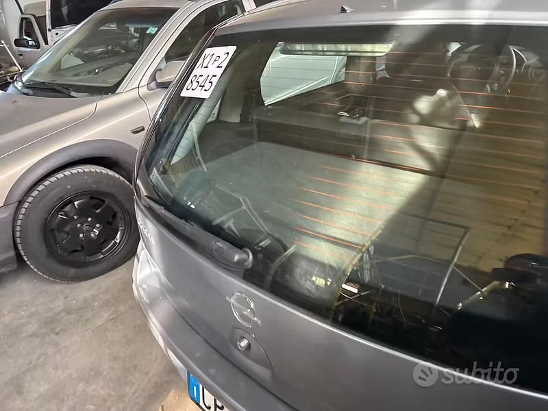 Usata Opel Corsa Club 60 CV (44 kW) 2004 Grigio Utilitaria