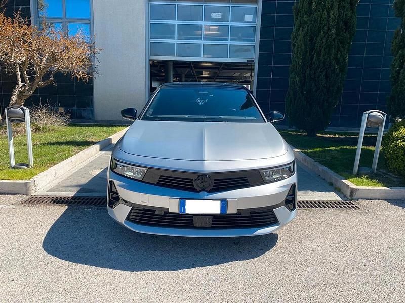 Usata Opel Astra Edition 131 CV (96 kW) 2025 Grigio Berlina