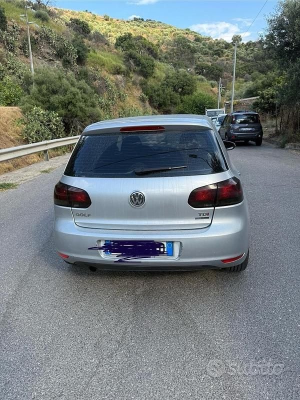Usata VW Golf VII 105 CV (77 kW) 2014 Grigio Utilitaria
