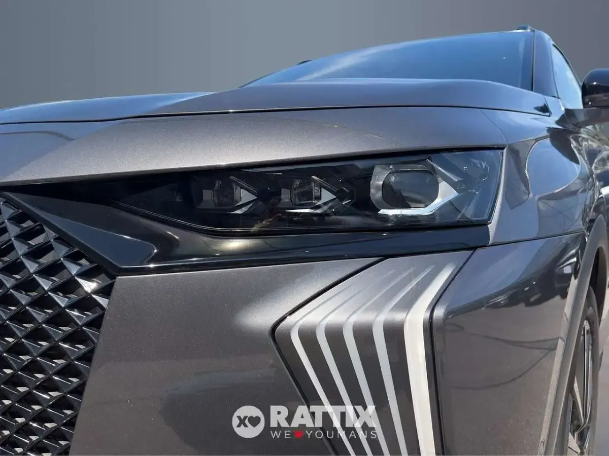 Usata DS Automobiles DS7 Crossback Performance Line Plus 224 CV (164 kW) 2023 Grigio platino SUV