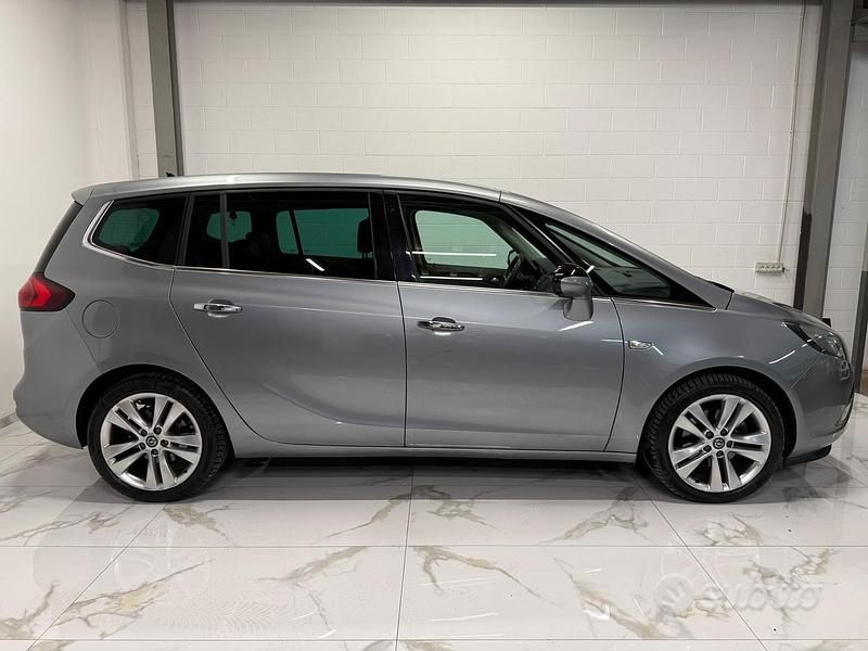 Usata Opel Zafira Tourer Cosmo 131 CV (96 kW) 2012 Grigio Monovolume