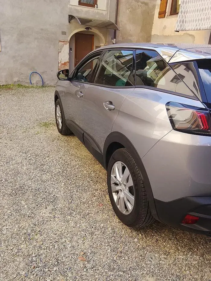 Usata Peugeot 3008 120 CV (88 kW) 2022 Grigio SUV