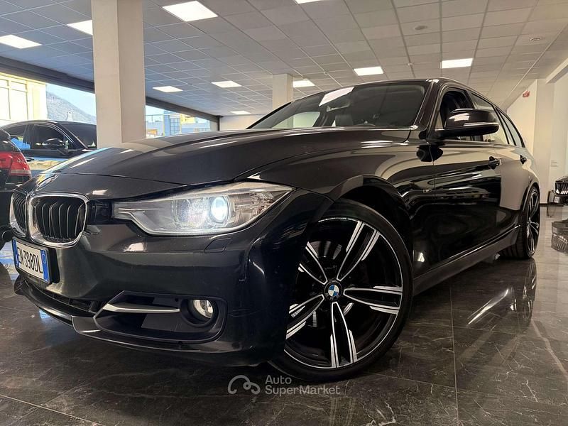 Usata BMW 330 Sport Line 258 CV (189 kW) 2012 Nero Station wagon