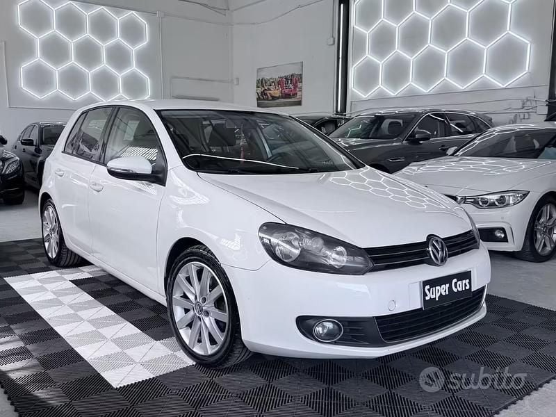 Usata VW Golf VI Highline 122 CV (89 kW) 2011 Bianco Utilitaria