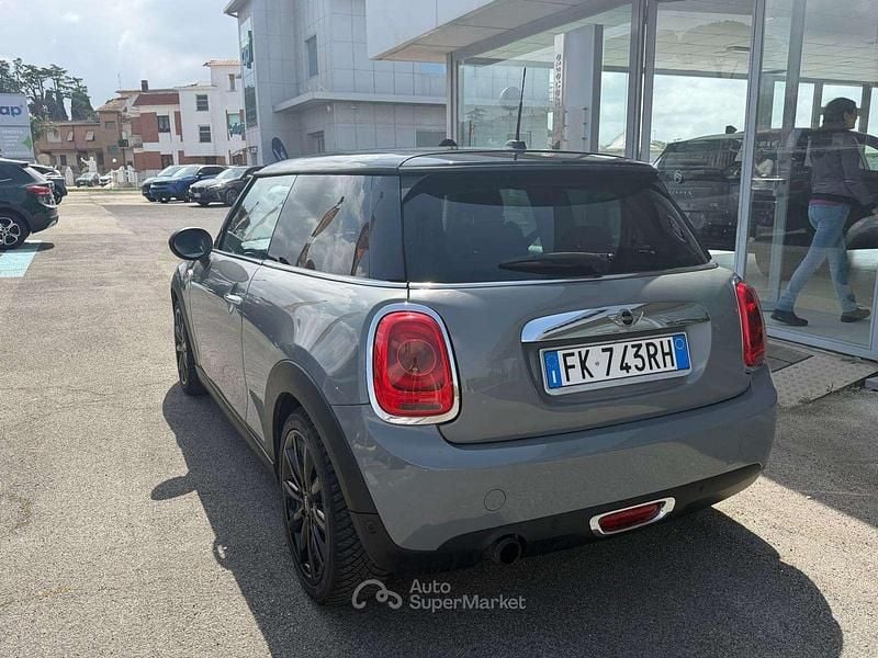 Usata Mini ONE 102 CV (75 kW) 2017 Grigio Utilitaria
