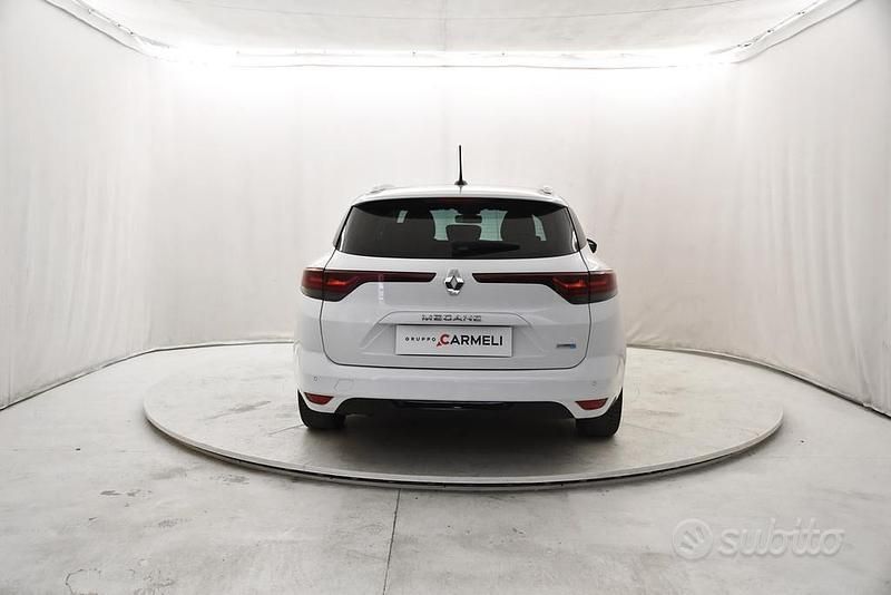 Käytetty Renault Mégane IV Business 158 HP (116 kW) 2021 Valkoinen Farmari