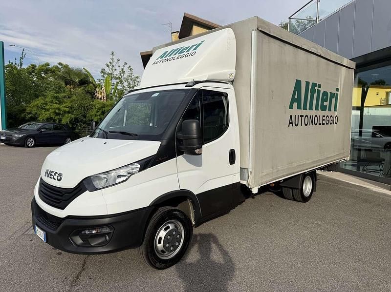 Usata Iveco Daily 160 CV (117 kW) 2023 Bianco Furgone