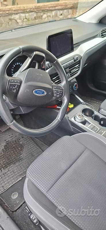 Usata Ford Focus 120 CV (88 kW) 2020 Blu Station wagon