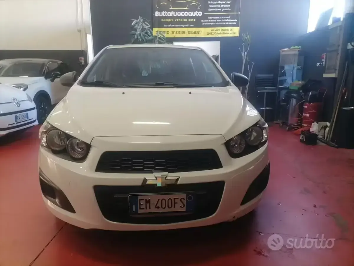 Usata Chevrolet Aveo LS 84 CV (61 kW) 2012 Bianco Berlina