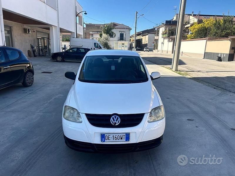 Bianco Usata 2006 VW Fox Sport Due volumi | 1199 € (Buon prezzo) - Immagine 1/4