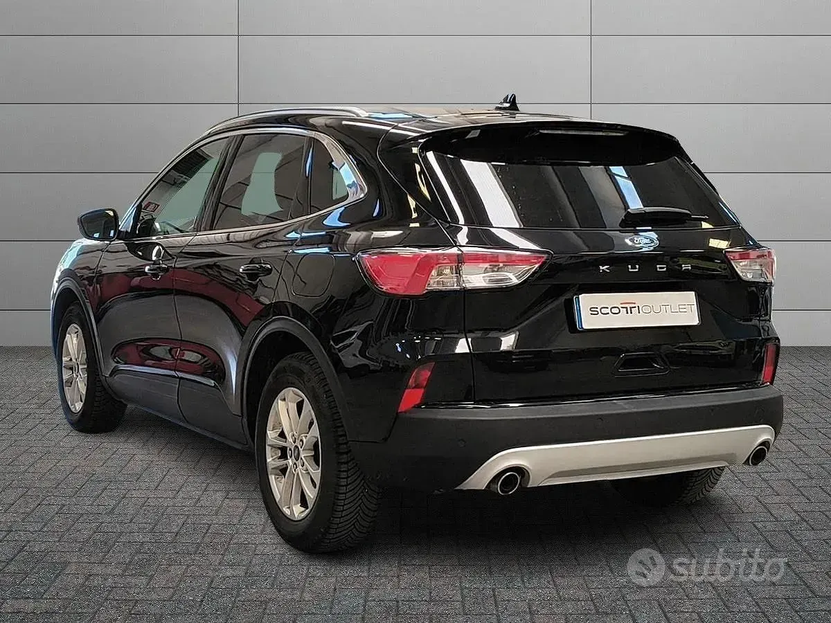 Usata Ford Kuga Titanium 120 CV (88 kW) 2020 Nero SUV
