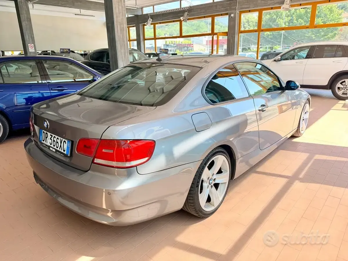 Usata BMW 320 170 CV (125 kW) 2008 Grigio Coupé