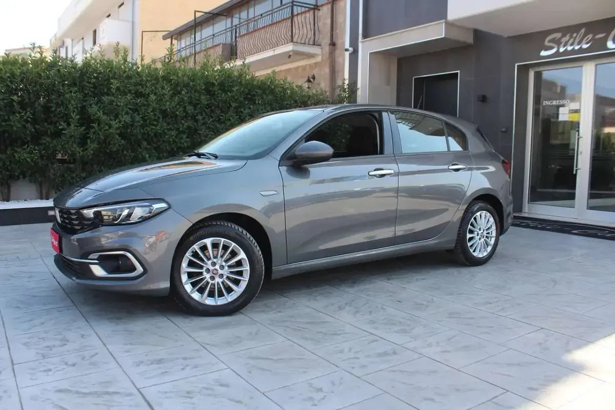 Usata Fiat Tipo City Life 95 CV (69 kW) 2022 Grigio colosseo metallizzato Berlina