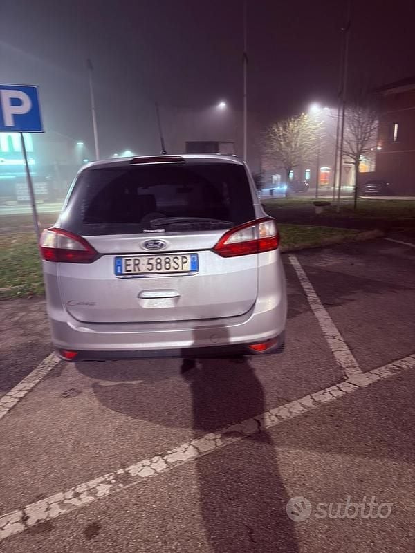 Usata Ford Grand C-Max 115 CV (84 kW) 2011 Grigio Monovolume