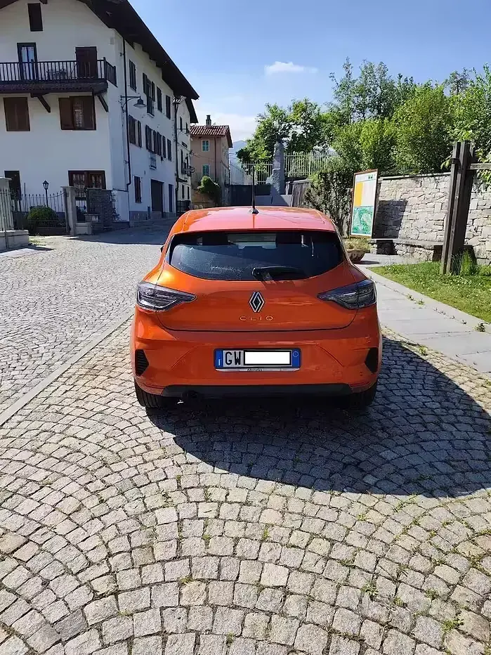 Begagnad Renault Clio V 101 HK (74 kW) 2024 Sedan