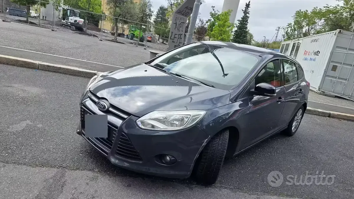 Usata Ford Focus 95 CV (69 kW) 2012 Blu Berlina