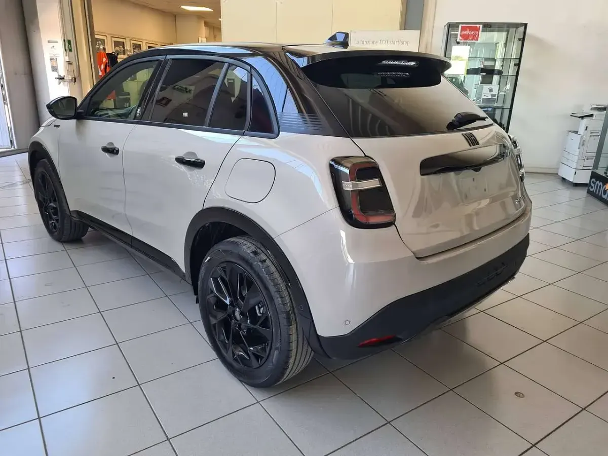 Nuova Fiat 600 Sport 145 CV (106 kW) 2026 Beige SUV