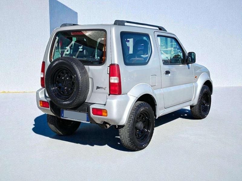 Usata Suzuki Jimny 84 CV (61 kW) 2005 Argento metallizzato SUV