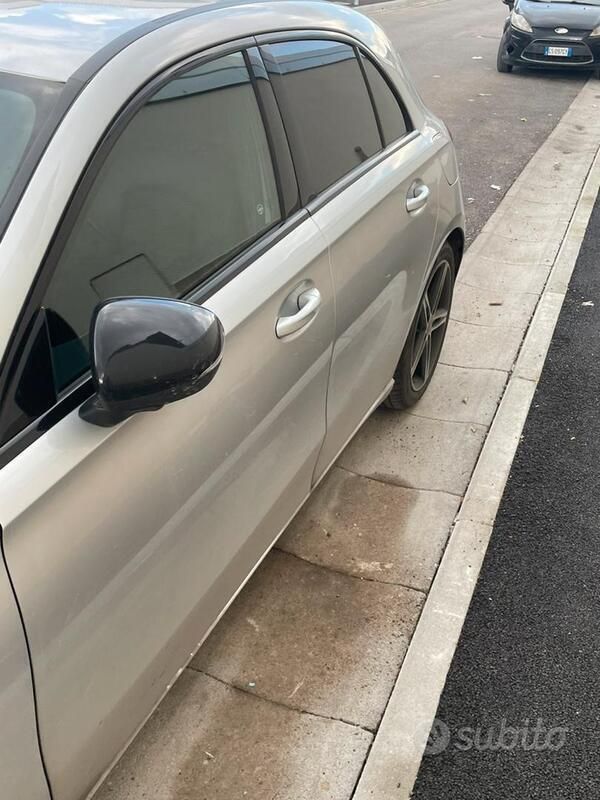 Usata Mercedes A180 Edition 116 CV (85 kW) 2022 Grigio Berlina