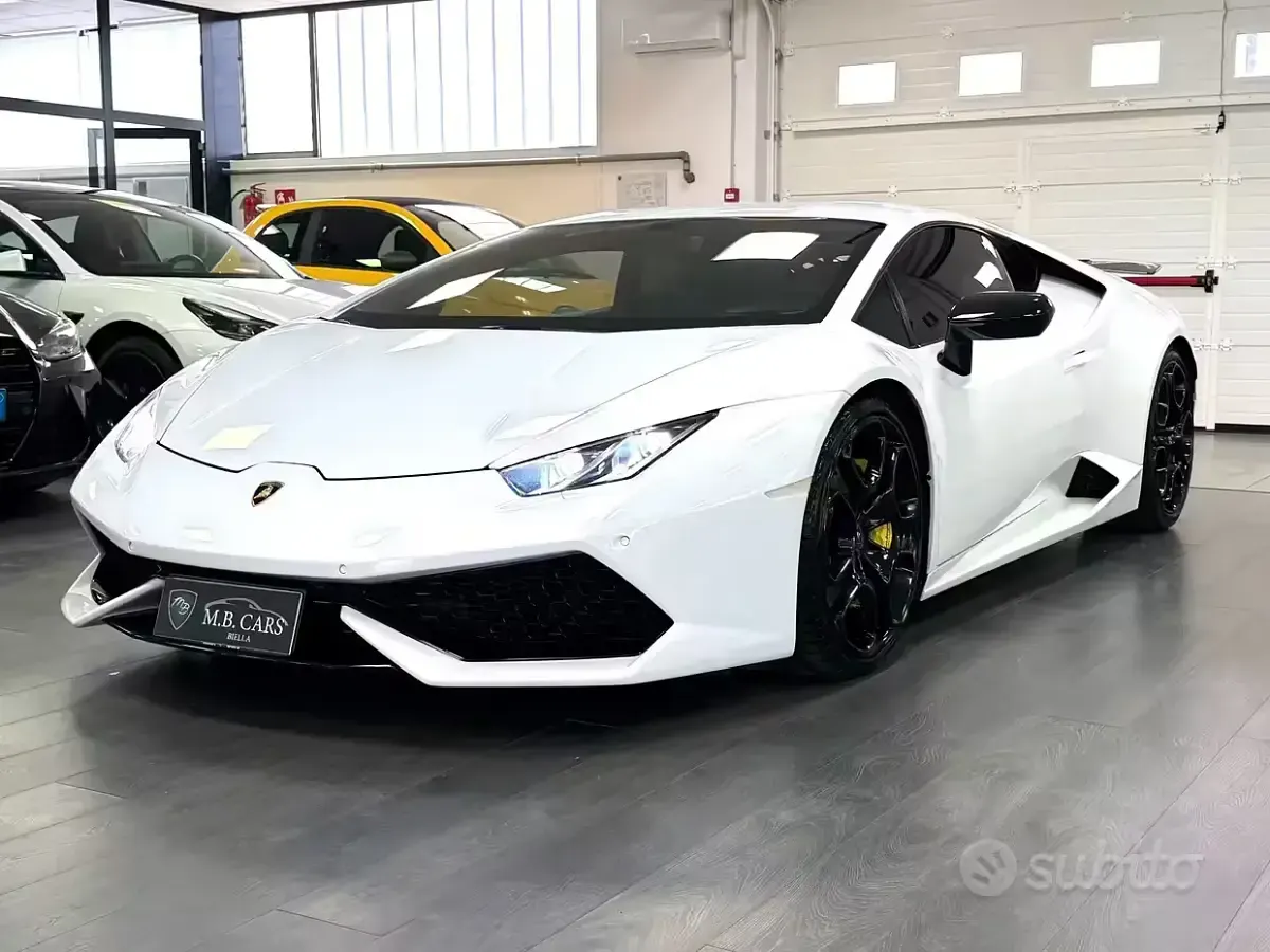 Usata Lamborghini Huracán 610 CV (448 kW) 2015 Bianco Coupé