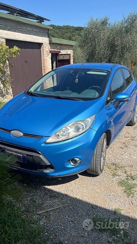 Blu Usata 2009 Ford Fiesta Due volumi | 2900 € (Buon prezzo) - Immagine 1/4
