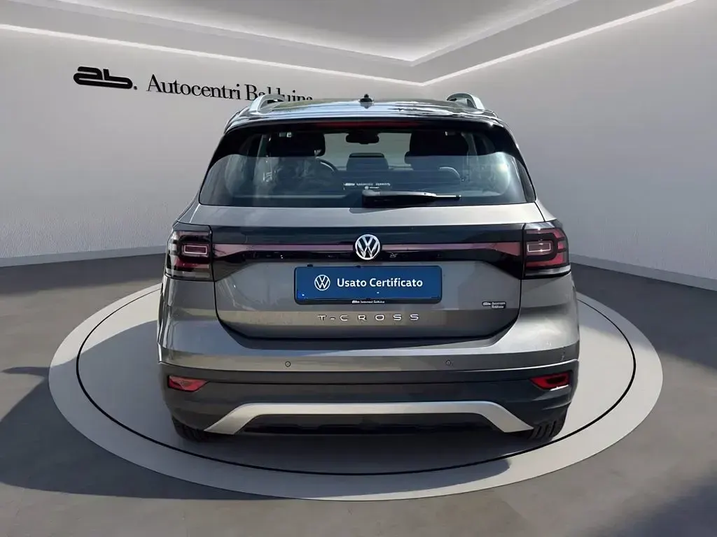 Usata VW T-Cross Advance 116 CV (85 kW) 2019 Limestone grey metalizzato SUV
