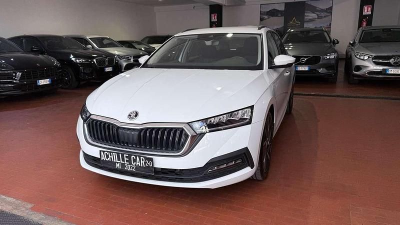 Bianco Usata 2021 Skoda Octavia Executive Station wagon | 18.900 € (Buon prezzo) - Immagine 1/4