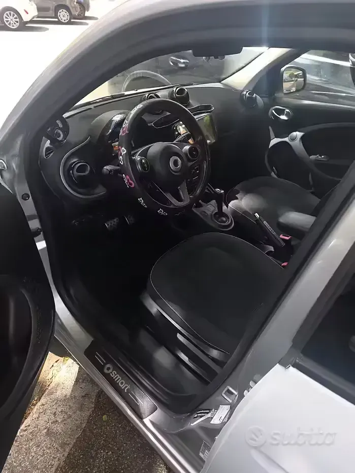 Usata Smart ForFour Brabus 90 CV (66 kW) 2017 Bianco Utilitaria
