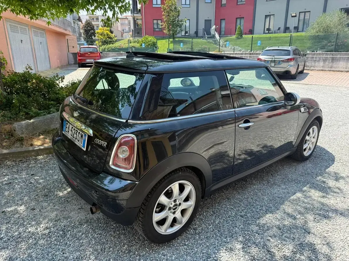 Usata Mini Cooper 122 CV (89 kW) 2010 Nero Utilitaria