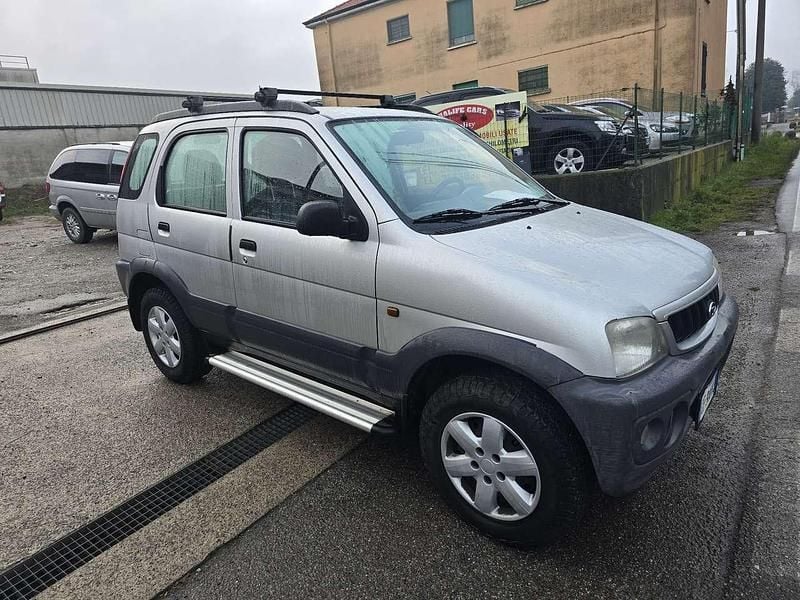 Usata Daihatsu Terios 86 CV (63 kW) 2003 Argento SUV