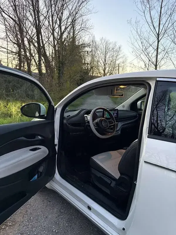 Usata Fiat 500e La Prima 86 kW (118 CV) 2023 Utilitaria
