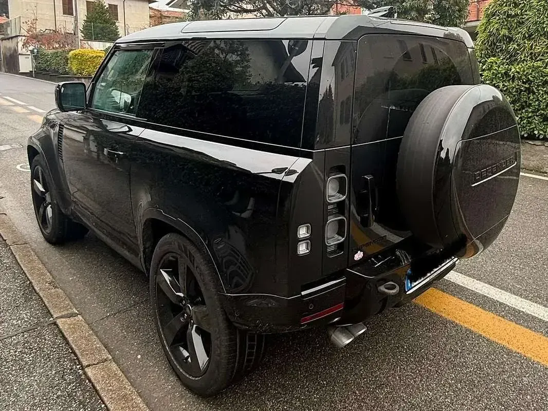 Occasion Land Rover Defender Carpathian Edition 525 ch (386 kW) 2023 Noir SUV