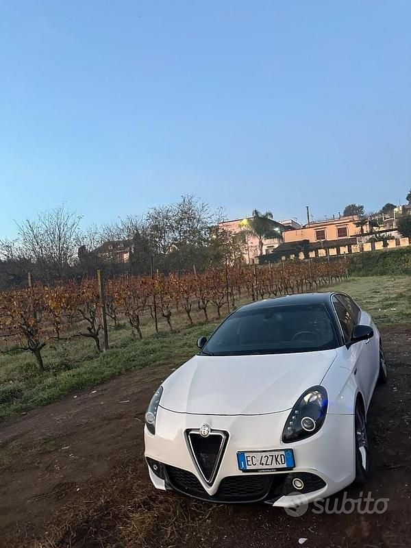 Usata Alfa Romeo Giulietta Progression 170 CV (125 kW) 2010 Bianco Utilitaria