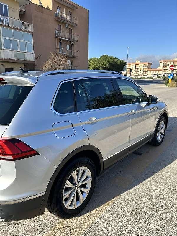 Usata VW Tiguan Life 150 CV (110 kW) 2021 Argento SUV