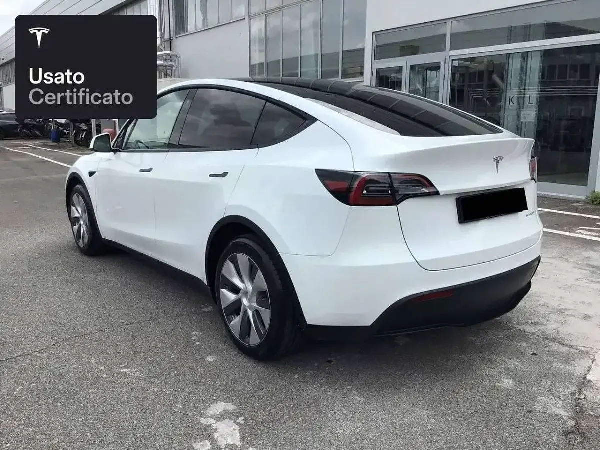 Usata Tesla Model Y 152 kW (208 CV) 2023 Bianco SUV