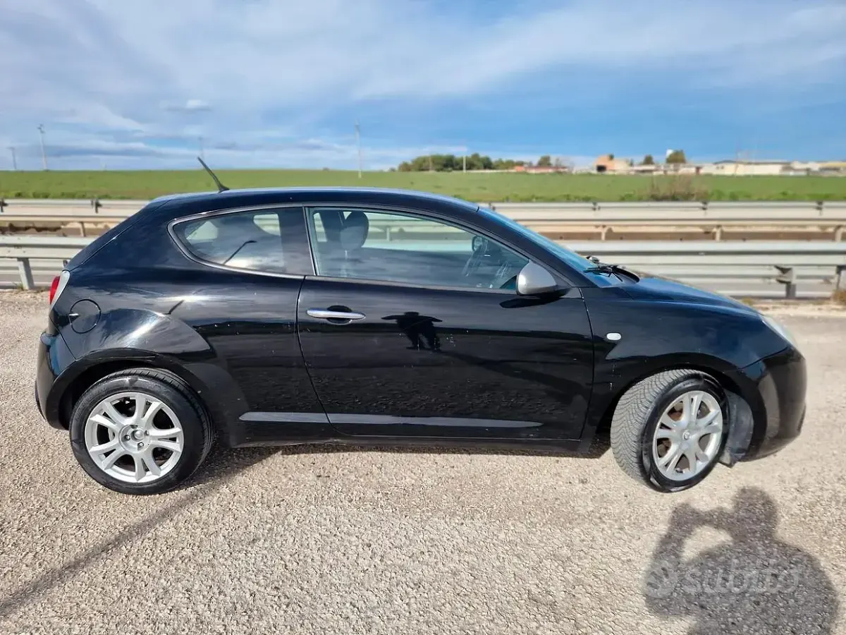 Begagnad Alfa Romeo MiTo Distinctive 95 HK (69 kW) 2012 Svart Halvkombi
