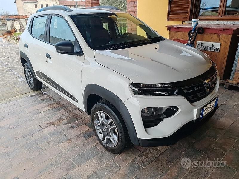 Usata Dacia Spring Essentiel 19 kW (26 CV) 2022 Bianco Utilitaria