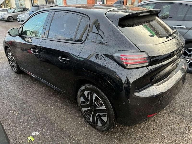 Usata Peugeot 208 Allure 101 CV (74 kW) 2024 Nero Utilitaria