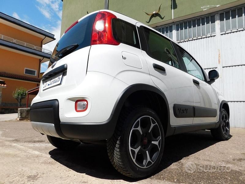 Usata Fiat Panda 4x4 86 CV (63 kW) 2020 Bianco Utilitaria