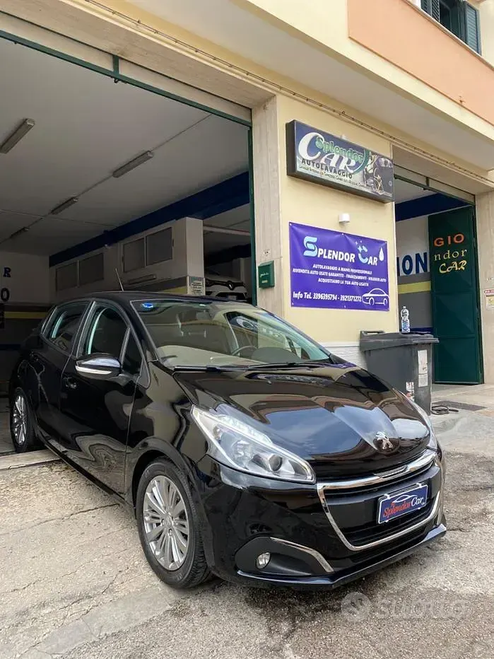Usata Peugeot 208 Allure 102 CV (75 kW) 2019 Nero Utilitaria