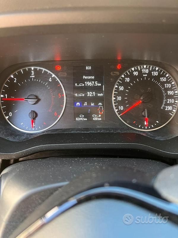 Begagnad Renault Trafic 58 HK (42 kW) 2023 Vit Minibuss